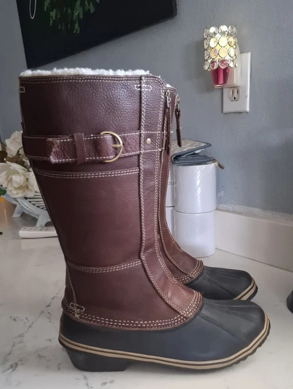 Sorel Wimens Brown and Black Waterproof Winter Zip-Front Boots